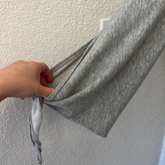 Grey top - Picture 2 of 3